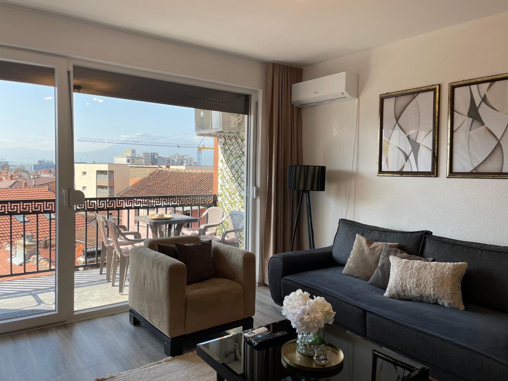 Apartment Prizreni-Free Private Parking Ngoại thất bức ảnh