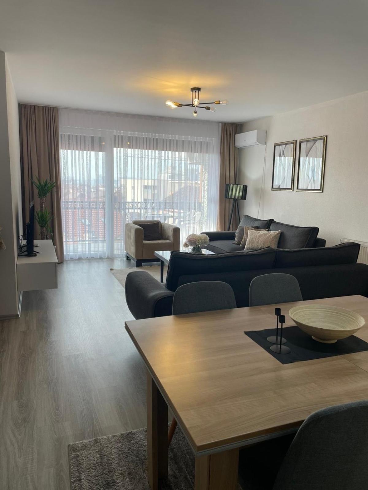 Apartment Prizreni-Free Private Parking Ngoại thất bức ảnh