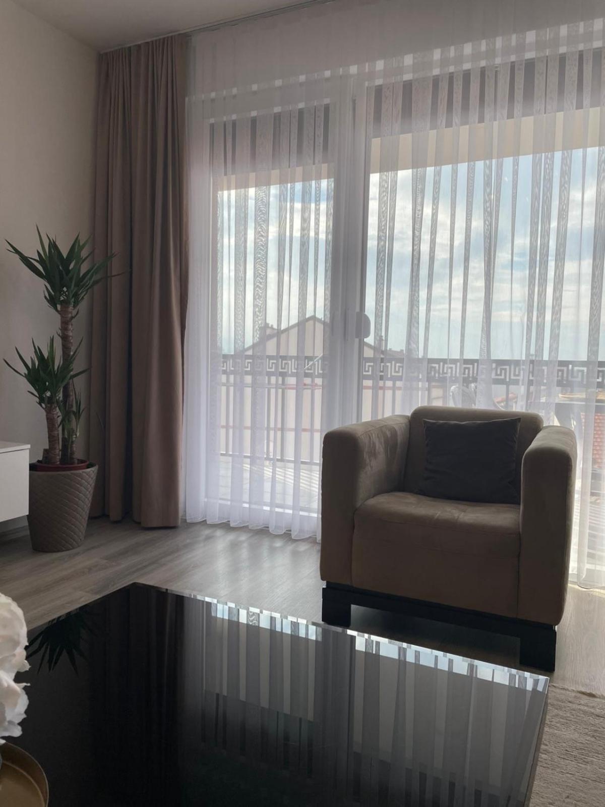 Apartment Prizreni-Free Private Parking Ngoại thất bức ảnh