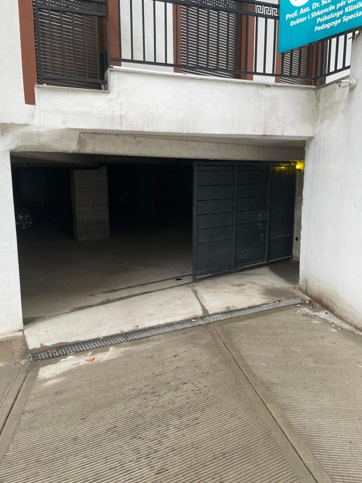 Apartment Prizreni-Free Private Parking Ngoại thất bức ảnh