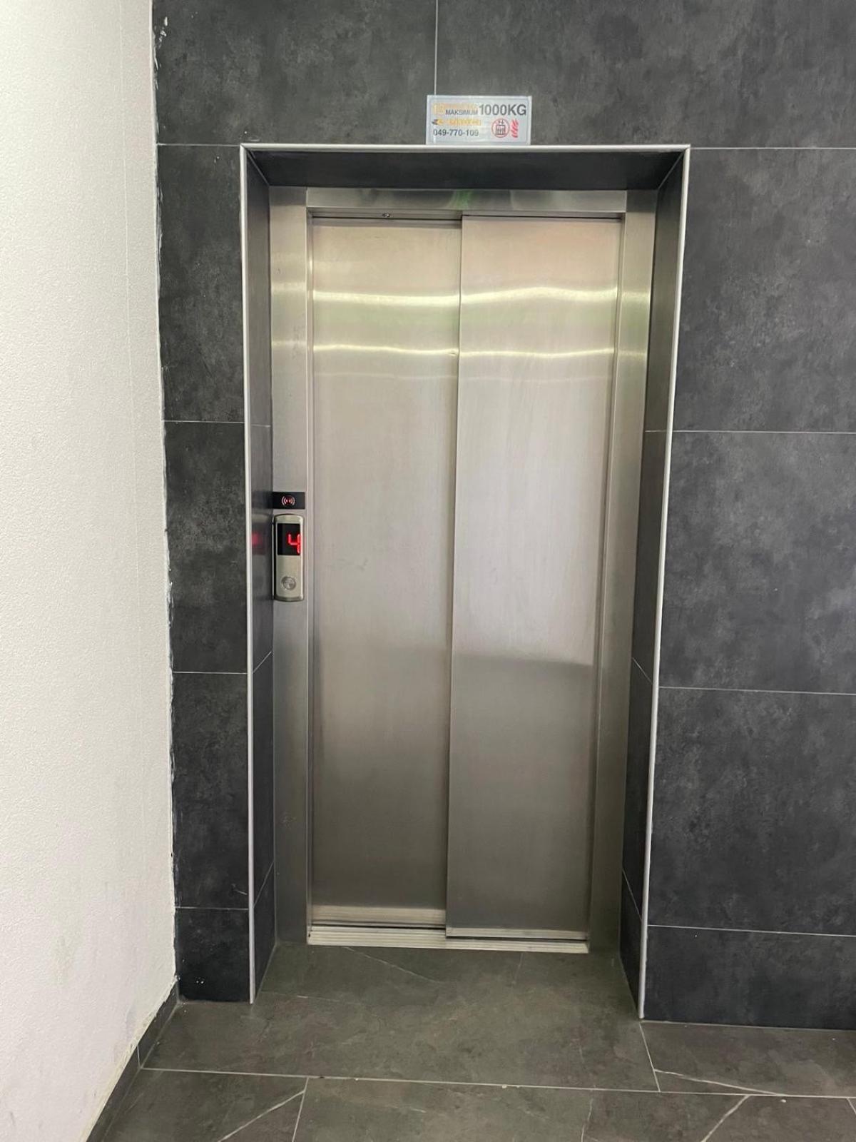 Apartment Prizreni-Free Private Parking Ngoại thất bức ảnh